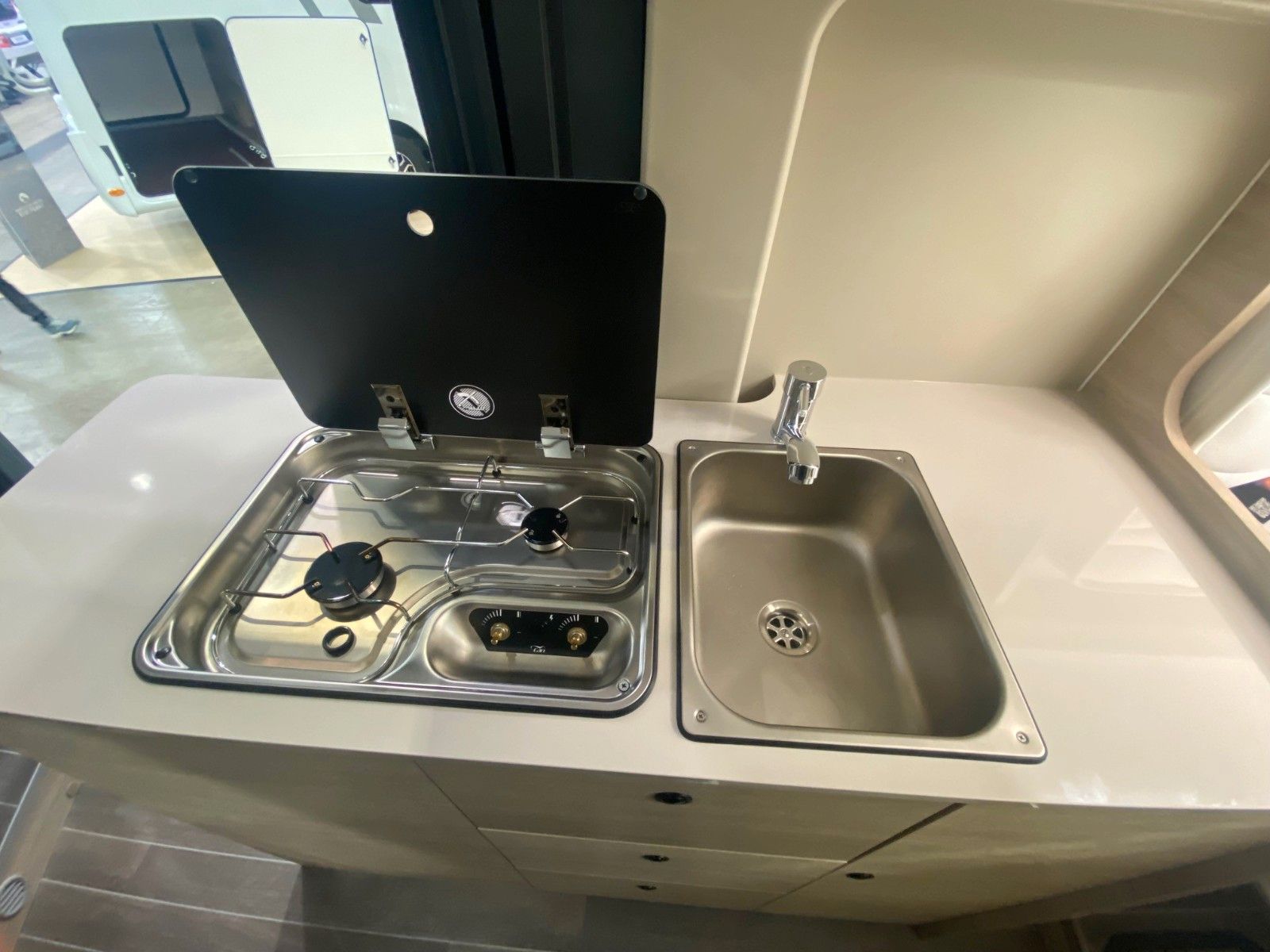 Fahrzeugabbildung Forster Livin´ up Pro V 636 EBL Vibe Edition *Autom.*Mar