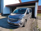 Opel Vivaro Tourer BiTurbo L2H1 - Opel Vivaro: Tour