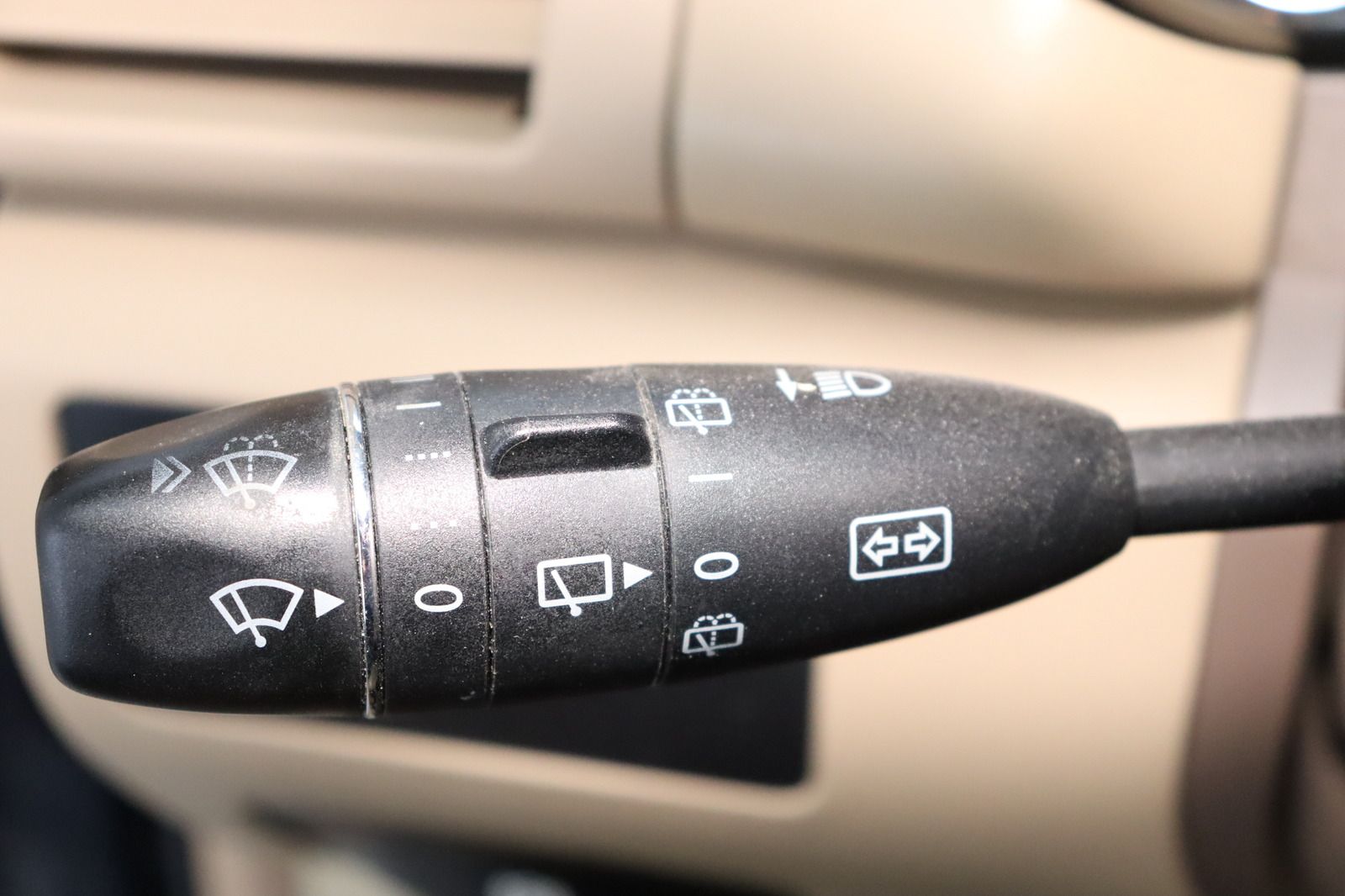 Fahrzeugabbildung Mercedes-Benz R 350 CDI 4MATIC lang * DIS * Pano * 7-Sitze
