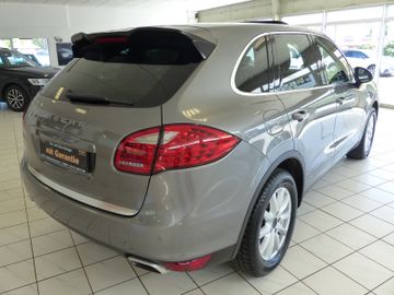 Porsche Cayenne - 6