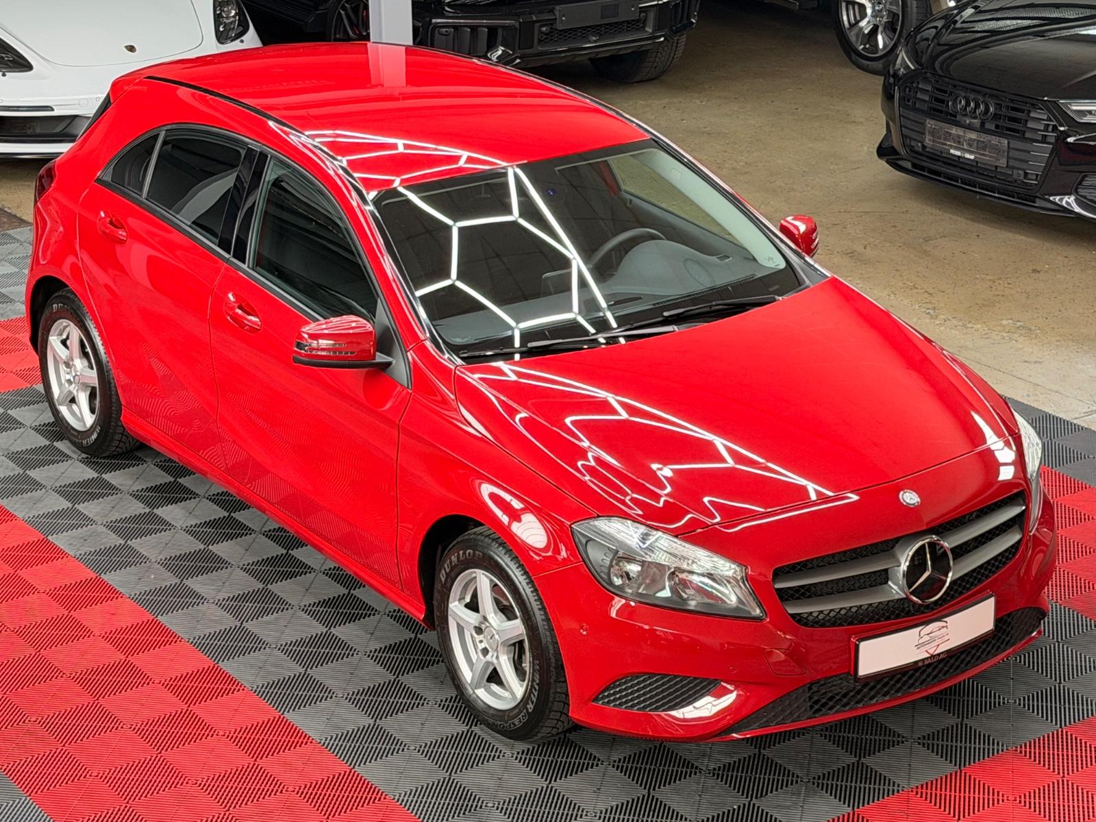 Mercedes-Benz A 180 BlueEfficiency Style Navi PDC Klima SHZ