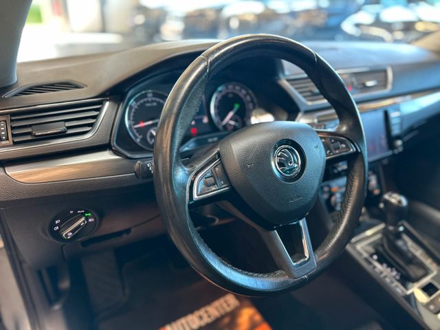 Skoda Superb Combi Style *BiXenon*Navi*AHK*