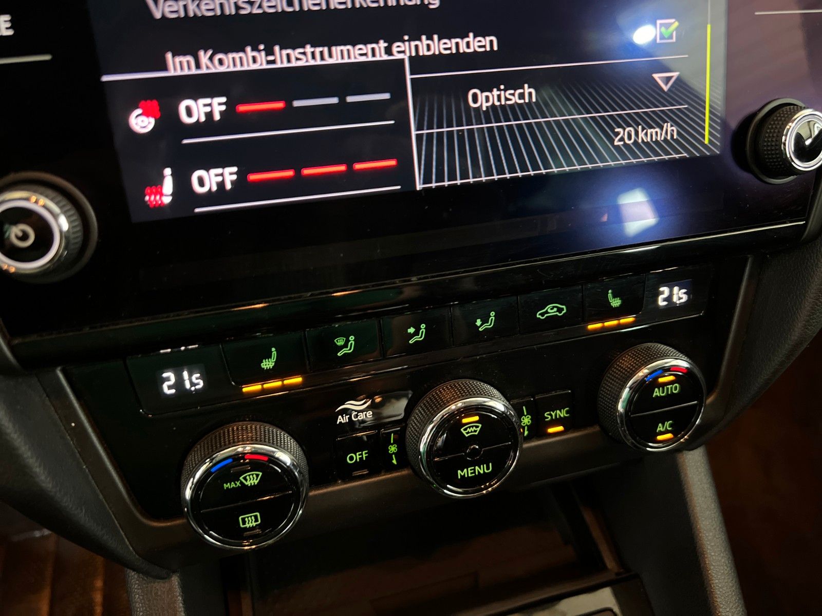 Fahrzeugabbildung SKODA Octavia Combi Premium Edition *Leder*Kamera*LED