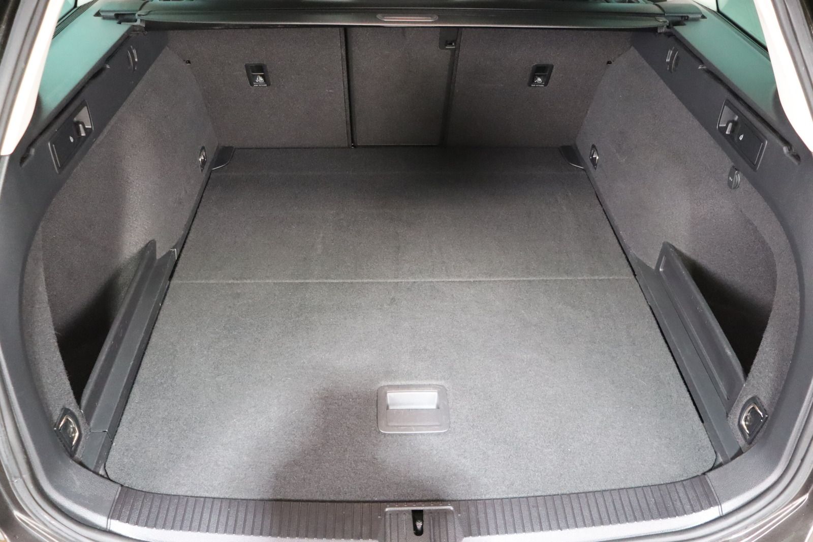 Fahrzeugabbildung Volkswagen Passat Variant 2.0 TDI Highline BlueMotion DSG