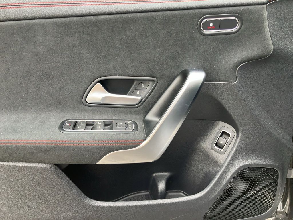 Fahrzeugabbildung Mercedes-Benz CLA 180 SB AMG*DISTR*MULTIB*360°KAM*TOTW*19Zoll