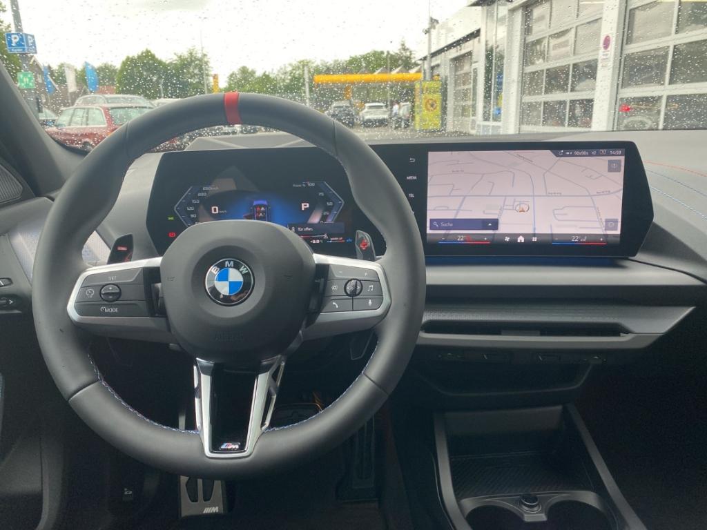 BMW M135 xDrive Panoramadach/IconicGlow/HeadUp/LiveC
