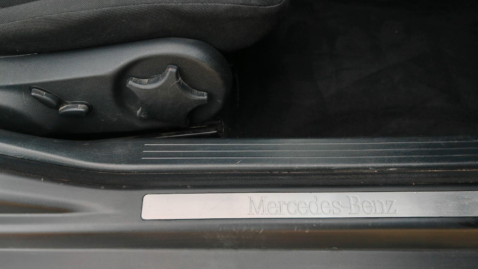 Mercedes-Benz C200 2005 — photo 9