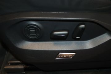 Volkswagen Touareg - 12