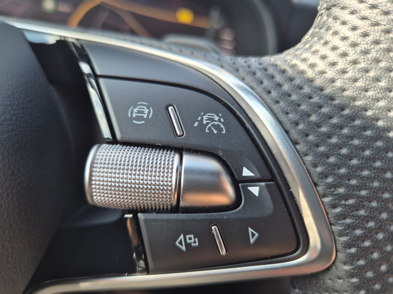 Fahrzeugabbildung SKODA Kamiq 1.5 TSI DSG Monte Carlo PANO*MATRIX*5J.GAR