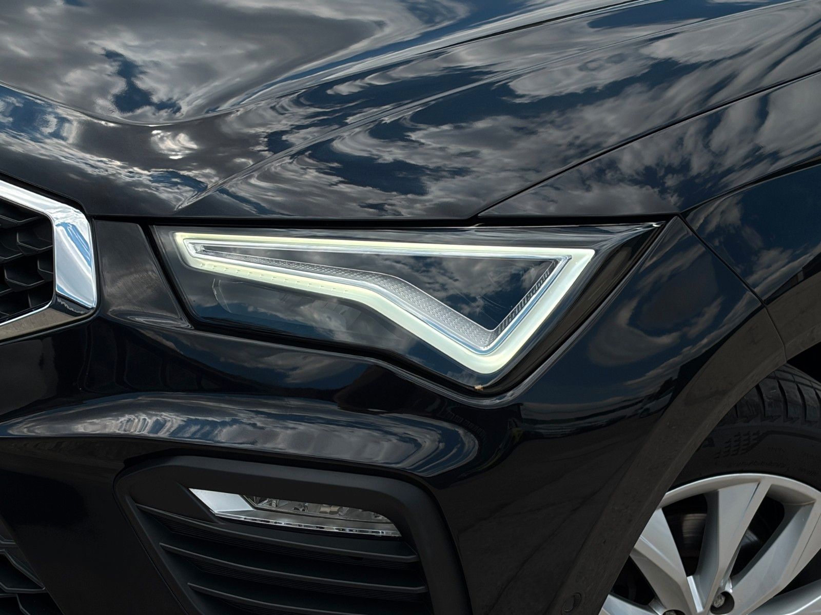 Fahrzeugabbildung SEAT Ateca Style 1,5 TSI DSG Tempomat LHZ SHZ CAM NAV