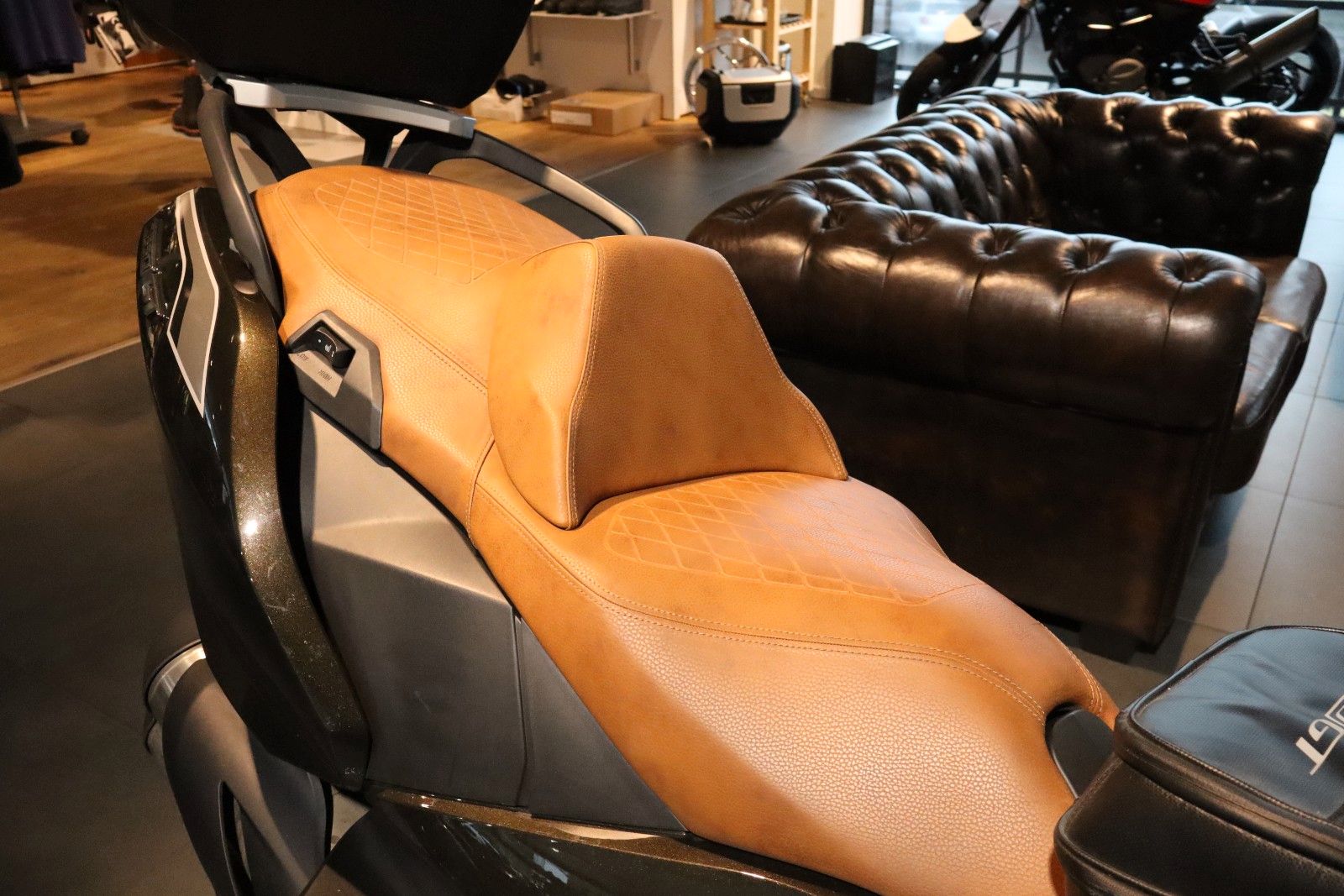 Fahrzeugabbildung BMW C650GT Option 719 mit Topcase