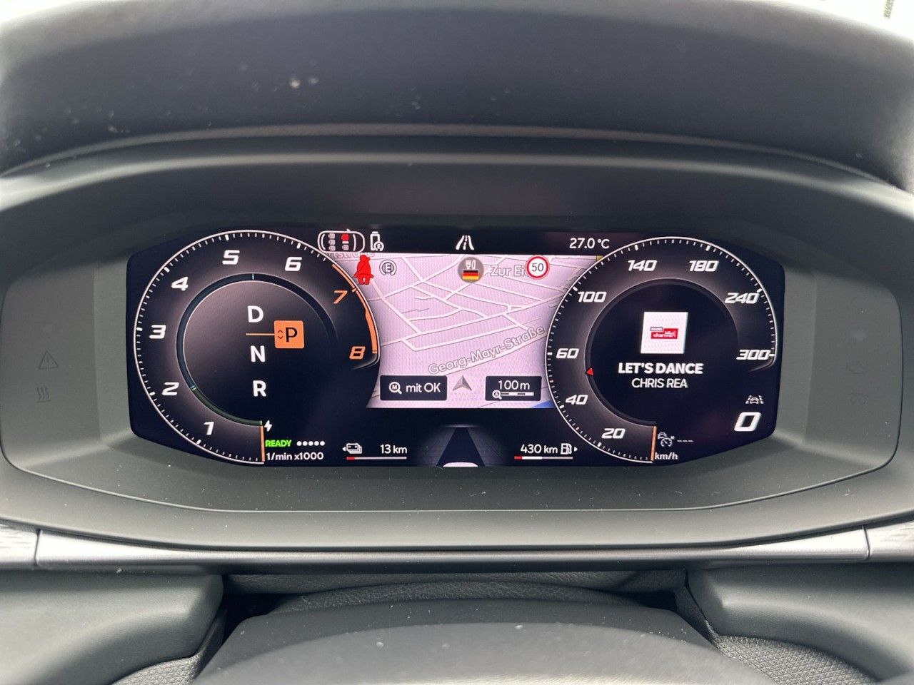 Fahrzeugabbildung CUPRA Terramar 1.5 e-Hybrid 150 kW - mit KI generiert/bearbeitet