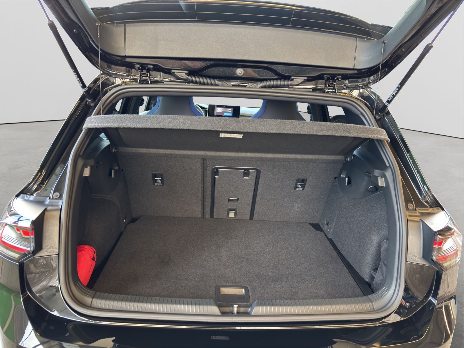 Volkswagen Golf VIII R Pano BlackStyle Harman Head-UP foto 18