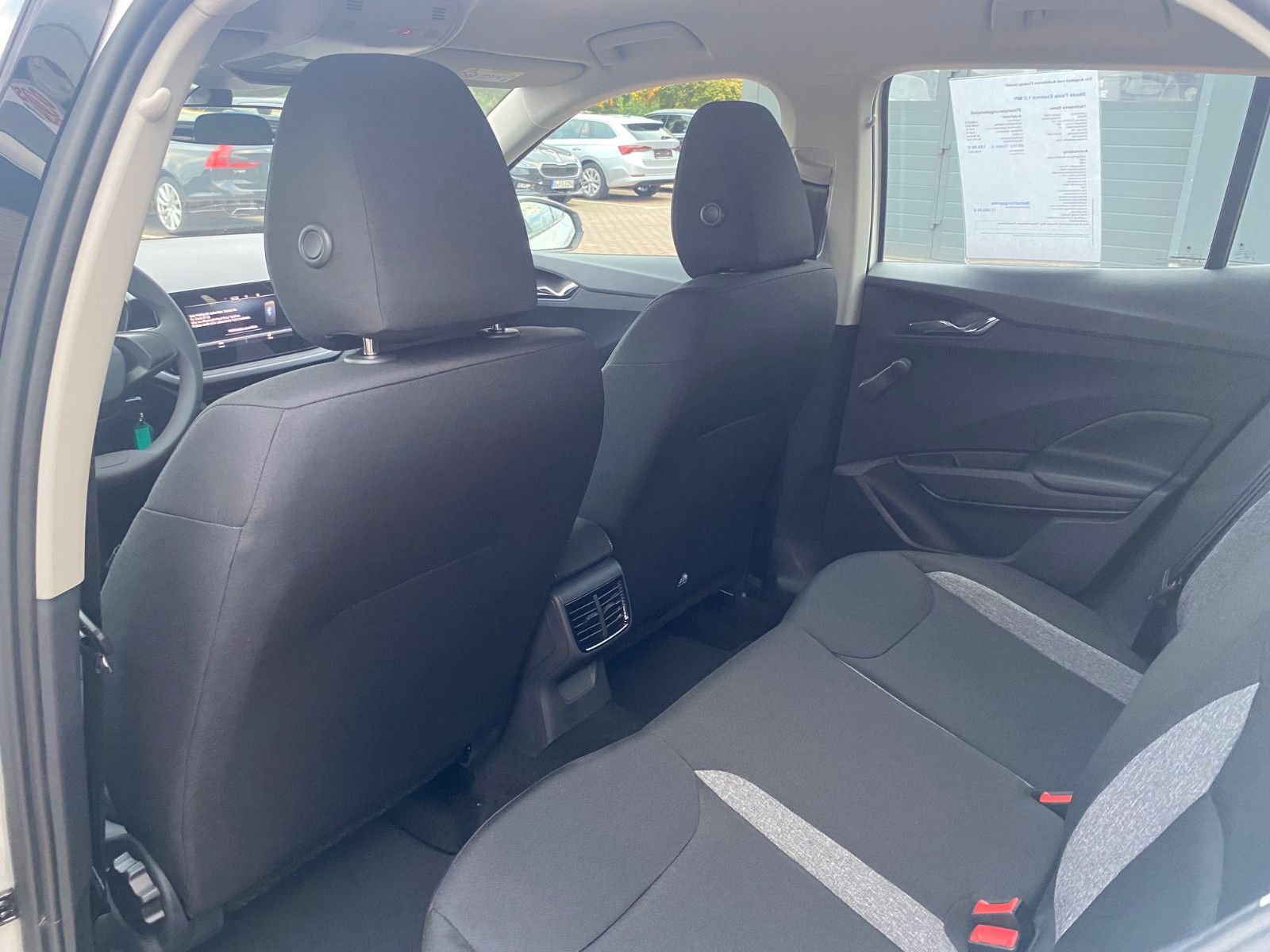 Fahrzeugabbildung SKODA Fabia 1.0l MPI Essence *SOFORT*KLIMA*PDC hinten*