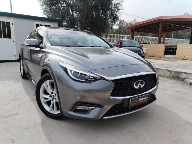 INFINITI Q30