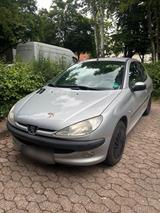 Peugeot 206 Automatik 1.4i - Peugeot 206 mit Benzin-Antrieb: Kleinwagen, Automatik