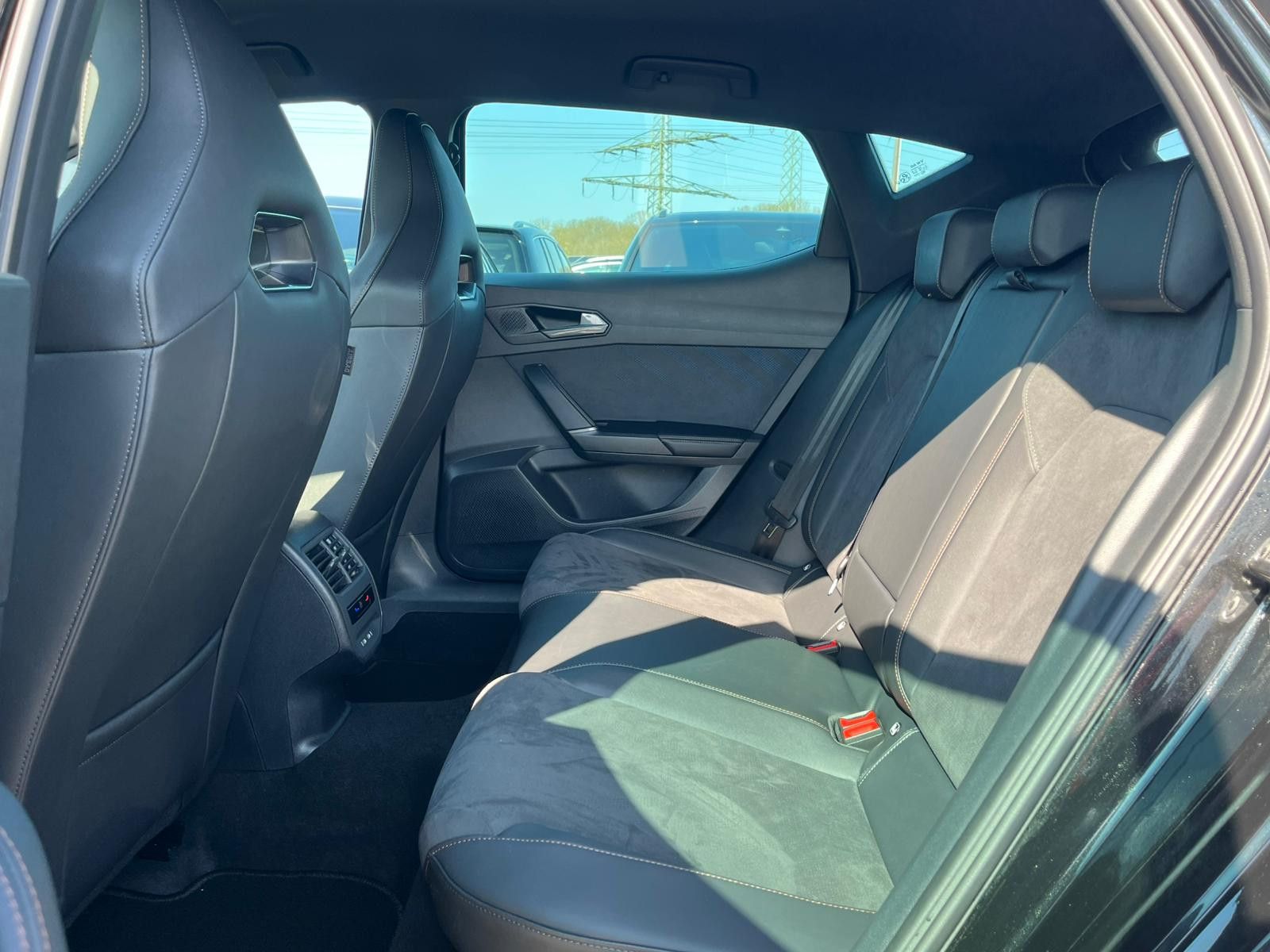 Vehicle illustration CUPRA Leon 1.5 eTSI EDGE DSG*ACC*KAM*18"5JGARANTIE