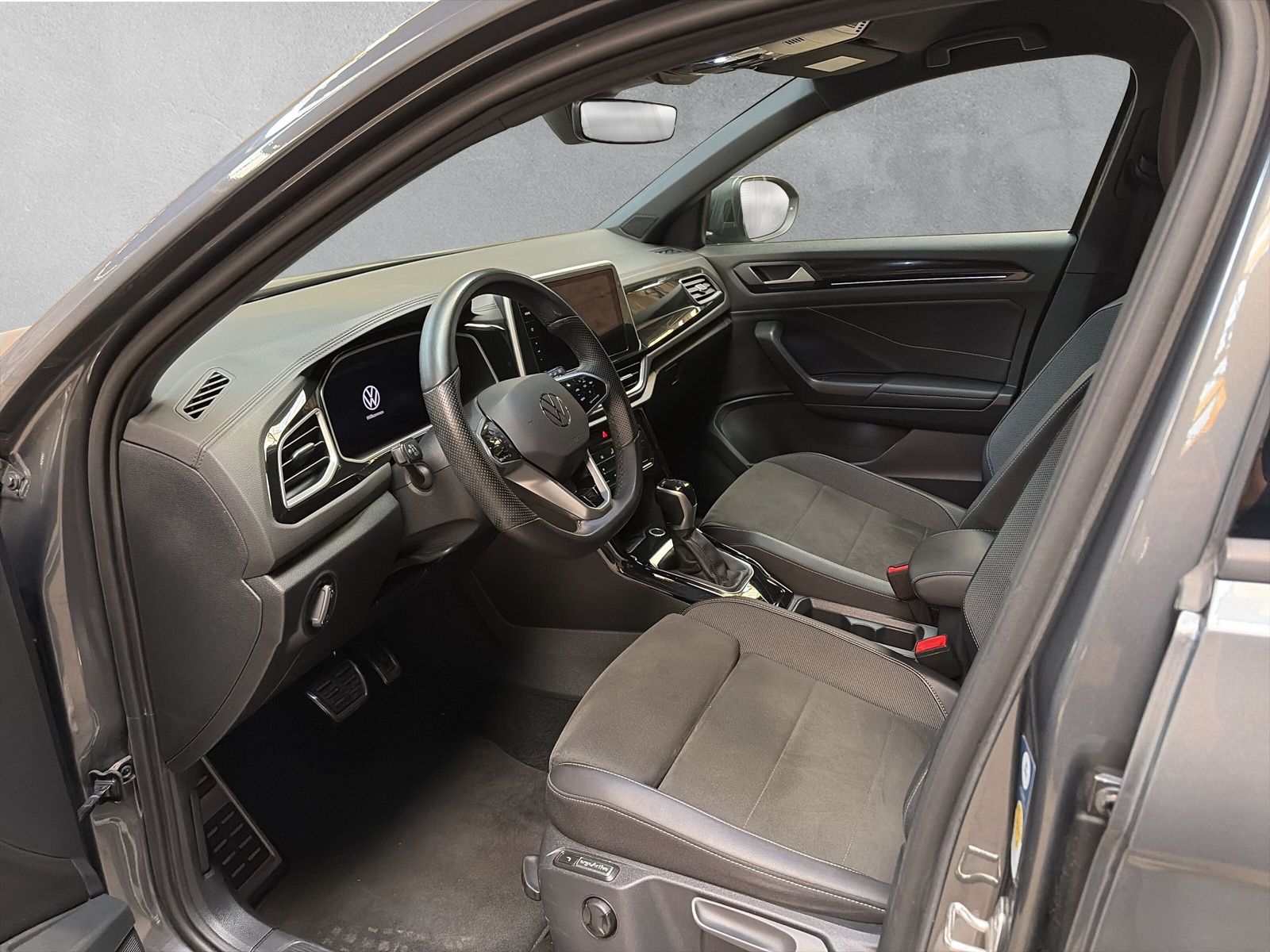 Fahrzeugabbildung Volkswagen T-Roc 1.5 TSI R-Line Keyless Kamera AppConnect