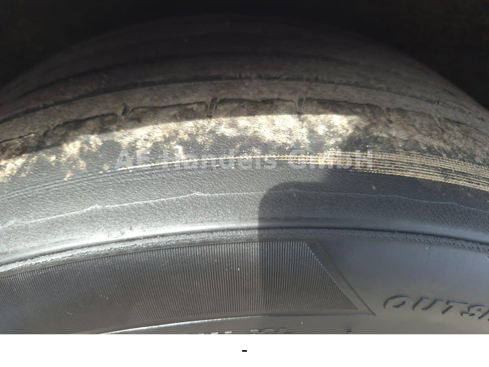 Mercedes-Benz E250 2014 — photo 17