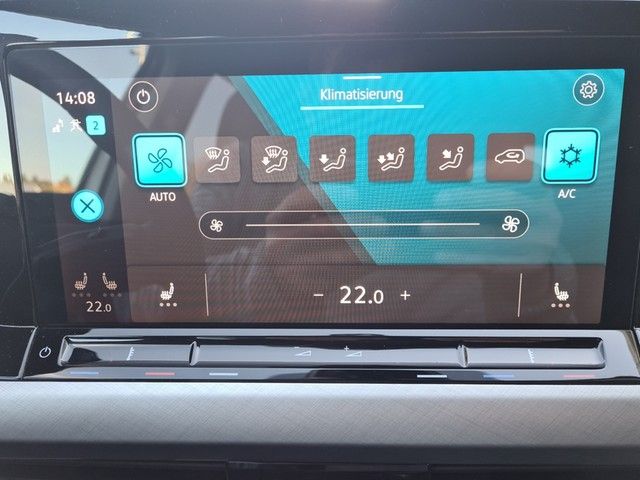 Fahrzeugabbildung Volkswagen Golf VIII TSI LED Navi AID ACC RFK SH LM
