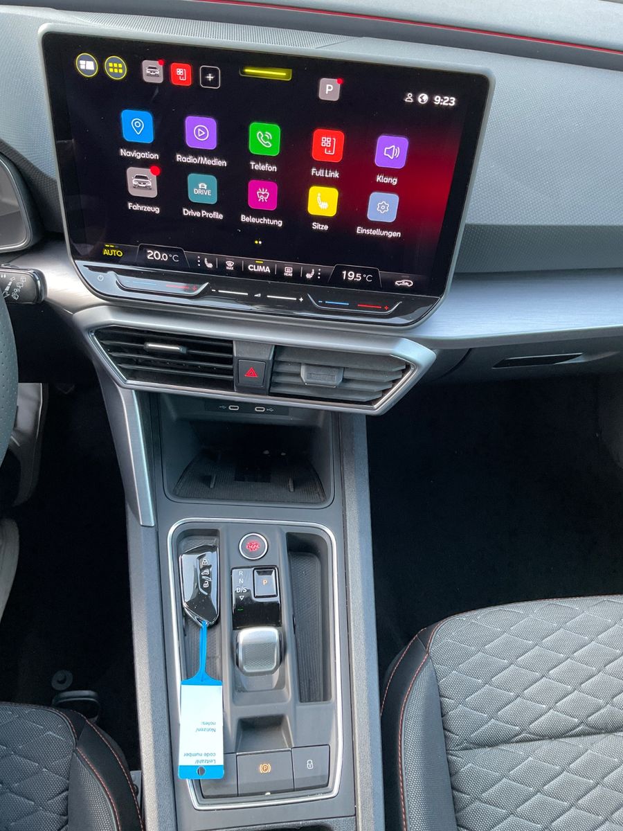 Fahrzeugabbildung SEAT Leon 1.5 eTSI,FR,DSG,ACC,Kamera,Carplay,