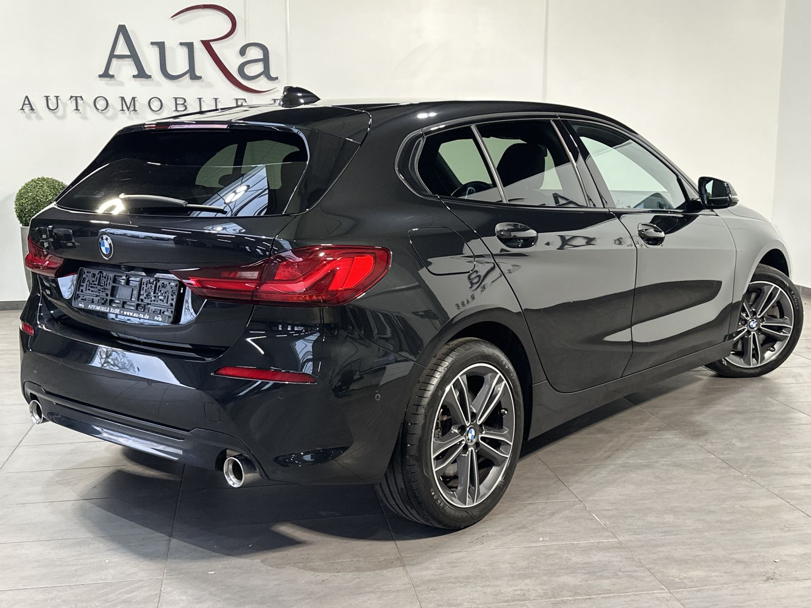 Fahrzeugabbildung BMW 120d Sport-Line NAV+LED+H&K+PARKASSIST+KAM+17ZO