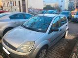 Ford Fiesta grau <100.000km - gebrauchte Ford Fiesta aus dem Jahr 2003