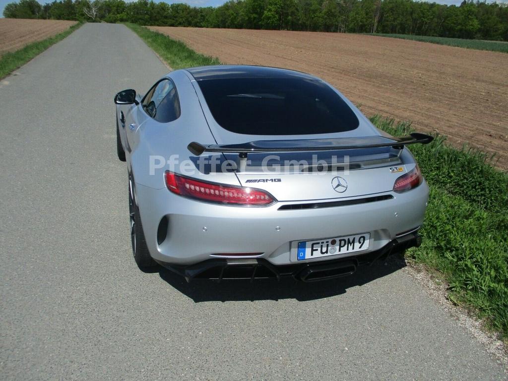 Mercedes-Benz AMG GT R