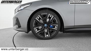 صورة 6 لـ 2023 BMW I5