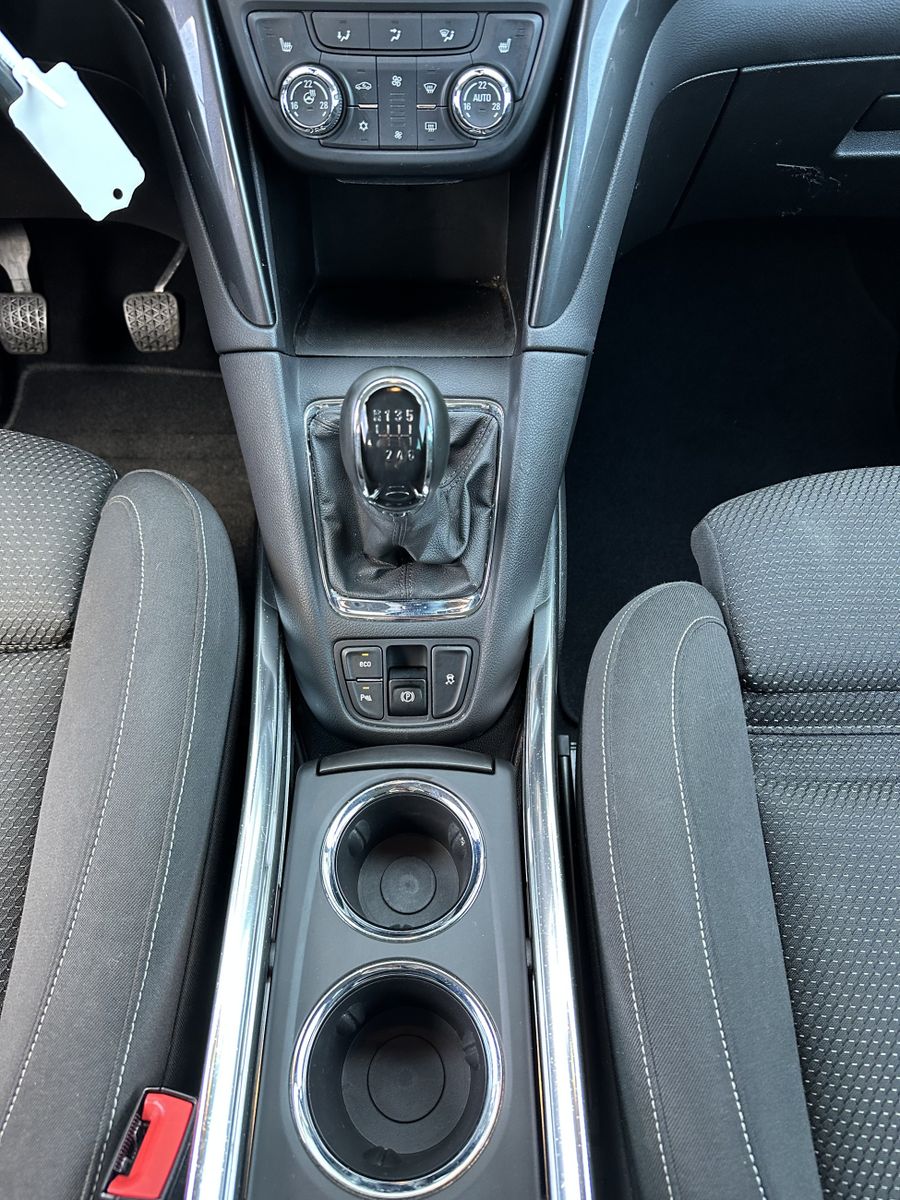 Fahrzeugabbildung Opel Zafira 1.6 D Business Innov. NAV+LED+PP+AHK+17ZO