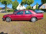 Mercedes-Benz W124 E200 - Mercedes-Benz 200: W124 200e