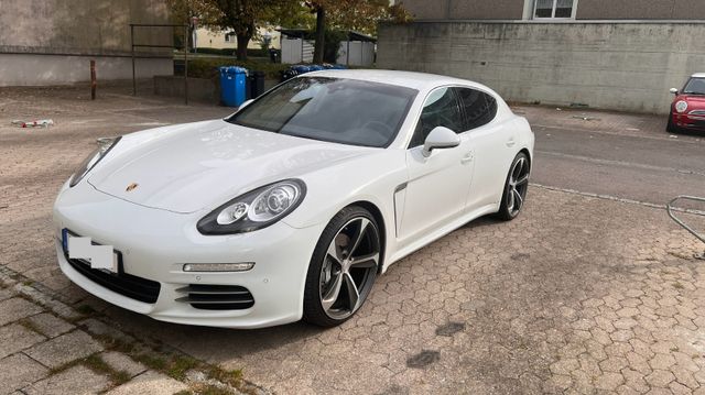 Porsche Panamera 4S S