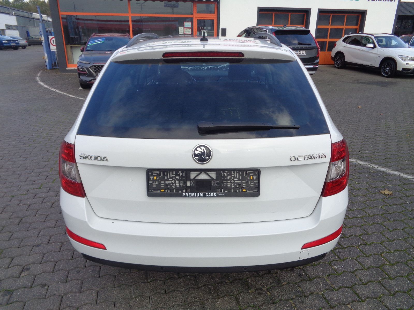 Fahrzeugabbildung SKODA Octavia Combi Ambition/Automatik/Navi/Klima