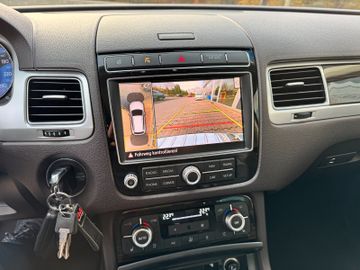 Bild 17 VW Touareg R-line*4Mo*Luftfederung*Leder*Navi*Pano*