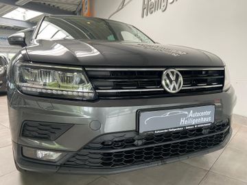Volkswagen Tiguan - 1