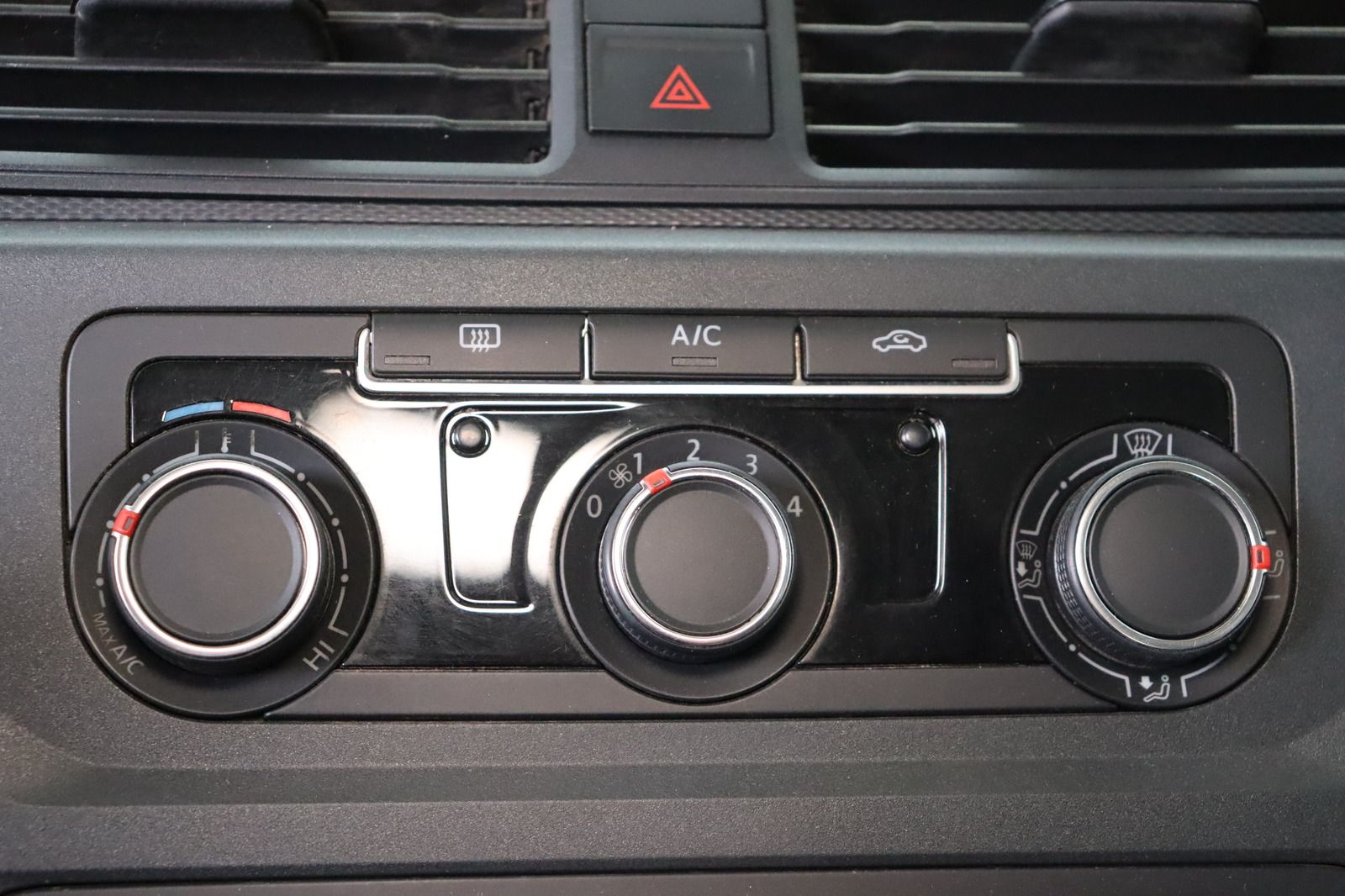 Fahrzeugabbildung Volkswagen Caddy Maxi  2.0 TDI * Klima * 1.Hand
