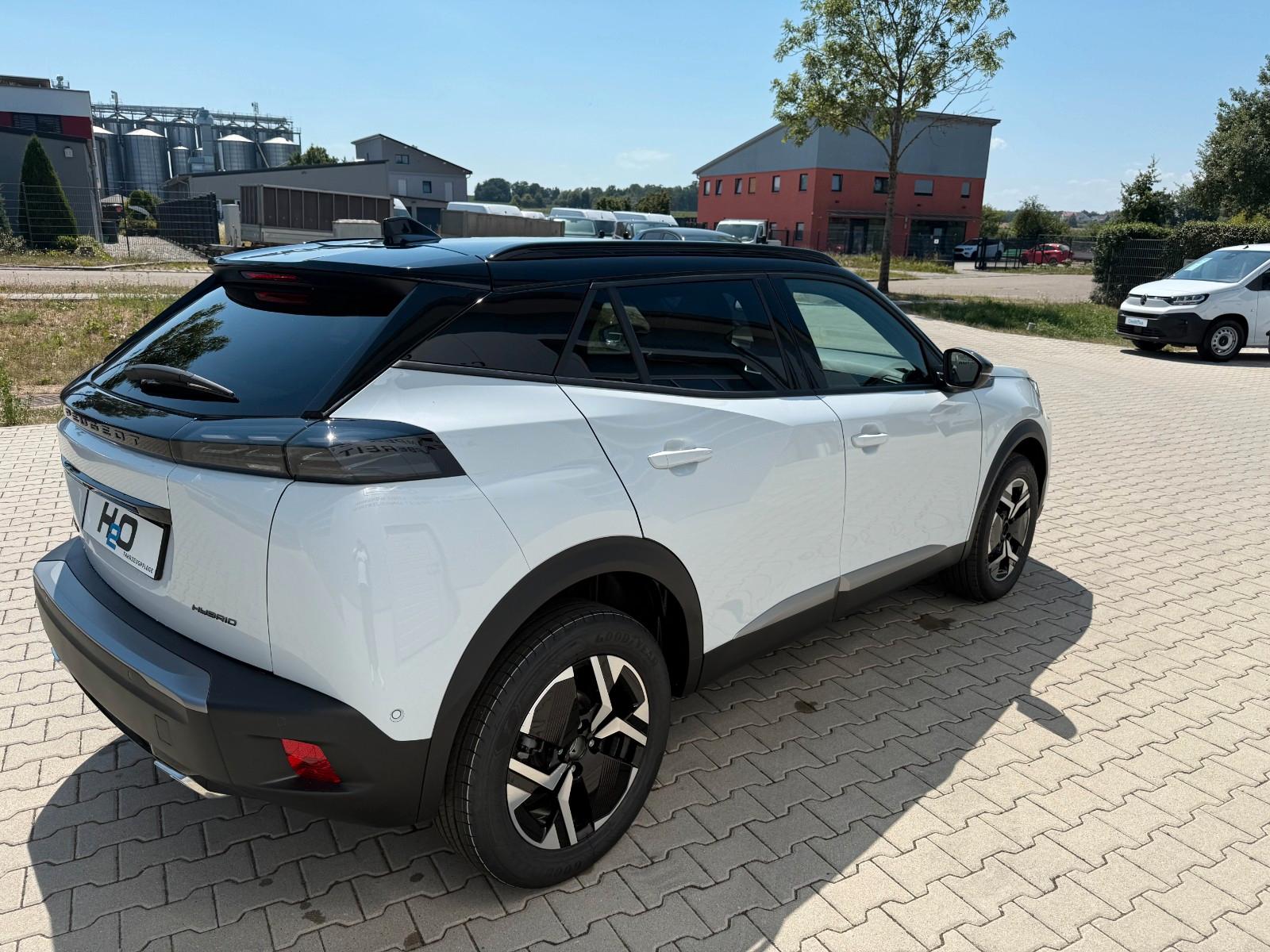 Peugeot 2008 Hybrid 145 GT