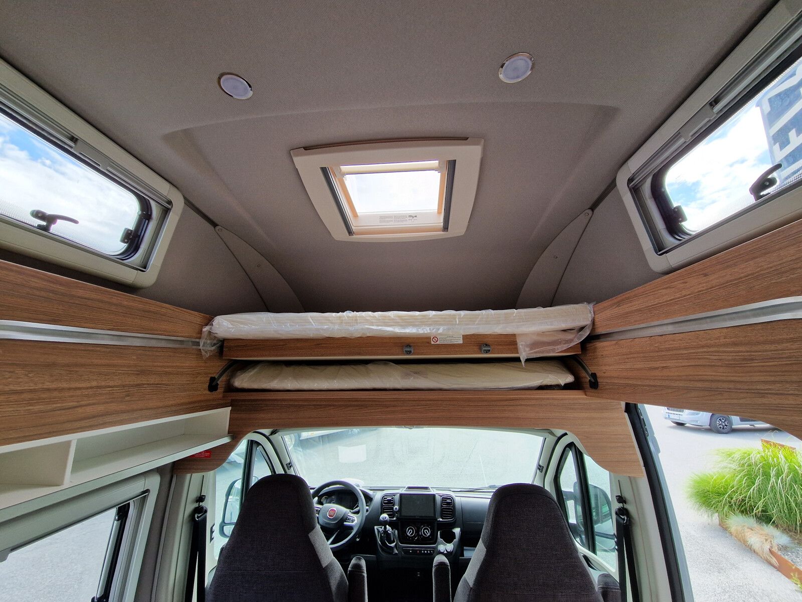 Fahrzeugabbildung Weinsberg CaraBus 600 MQH LED, Lithium, Truma D, Grau uvm.