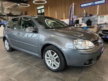 Volkswagen Golf V Lim. Tour *KLIMA*SZHZ*TEMPOMAT*AHK*