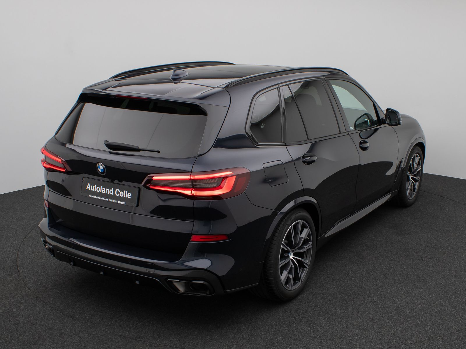 Fahrzeugabbildung BMW X5 xD40d M Sport Panorama Kamera HUD DAB Massage