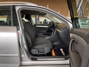 Audi A4 Avan 3.0 TDI quattro *SZHZ*PDC*TEMPOMAT*KLIMA