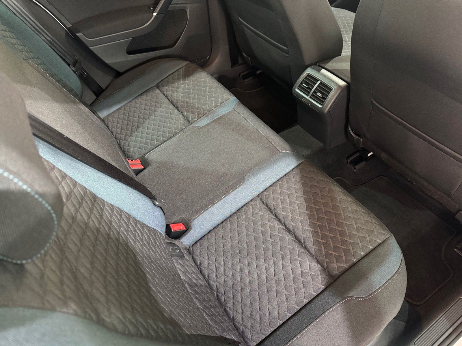 Fahrzeugabbildung Volkswagen Golf VII Lim. IQ.DRIVE