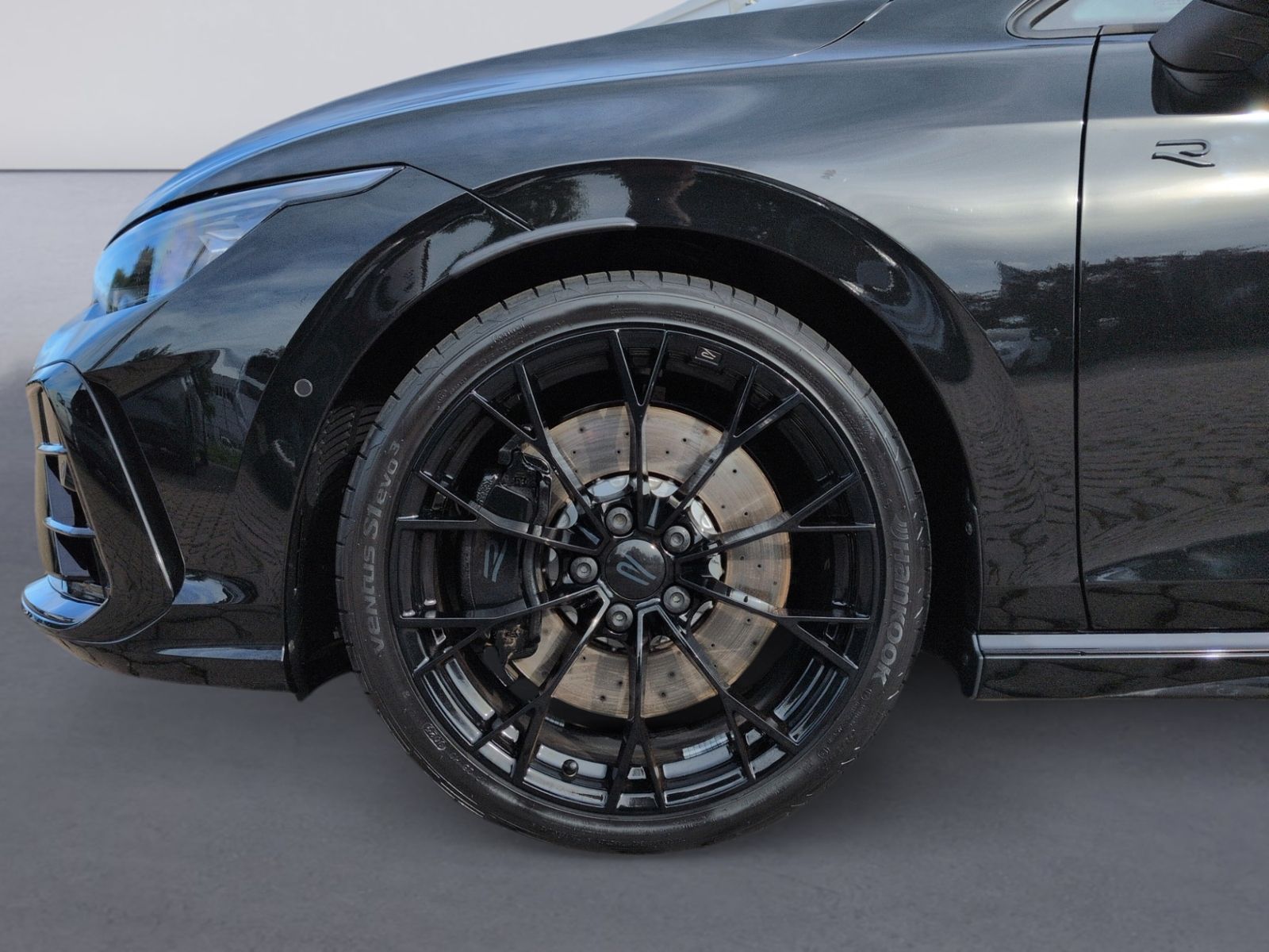 Golf R BLACK EDITION AKRA+PANO+DCC+H&K+MATRIX+