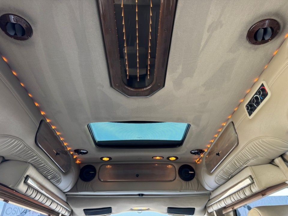 Fahrzeugabbildung Chevrolet Express Chevy Van Explorer Ltd. SE