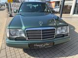Mercedes-Benz E 280, 1.Hand ,LEDER, KLIMA,SCHIEBEDACH, uvm. - Mercedes-Benz E-Klasse Gebrauchtwagen