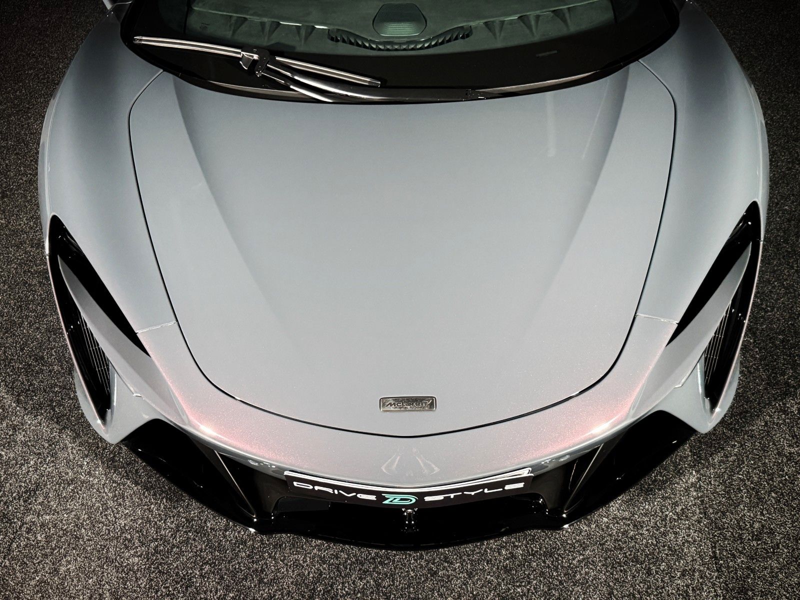 Fahrzeugabbildung McLaren Artura Spider + MSO Lava Grey + Carbon Pack +PPF