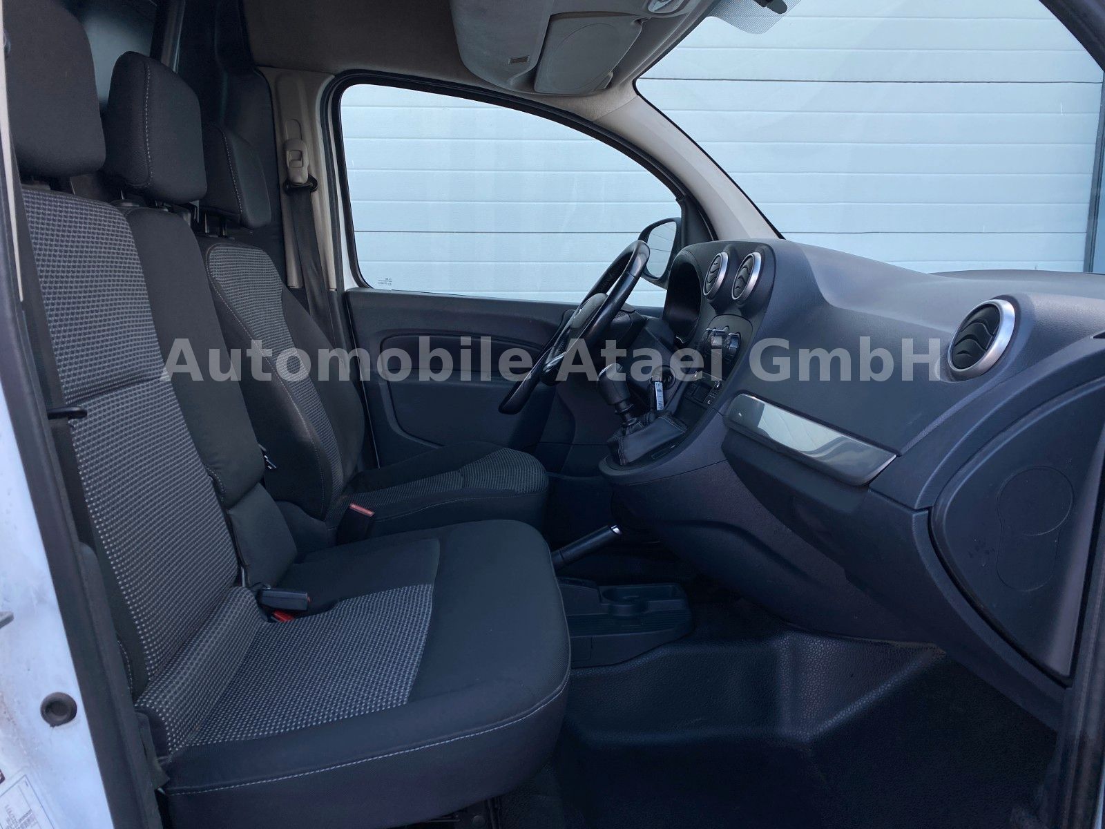 Fahrzeugabbildung Mercedes-Benz Citan Kasten 111 CDI lang 3-SITZE+KLIMA (7971)