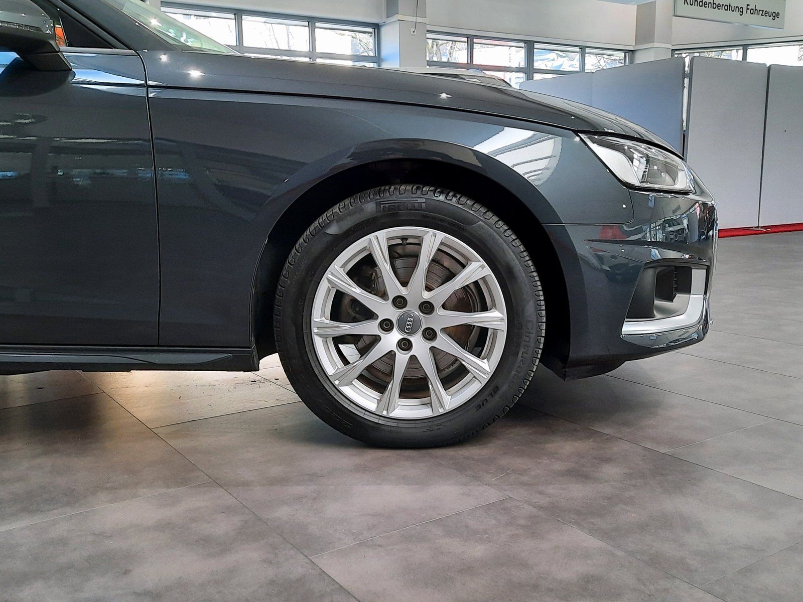 Fahrzeugabbildung Audi A4 Avant 30 TDI advanced S-tronic *AHK*LED*Navi*