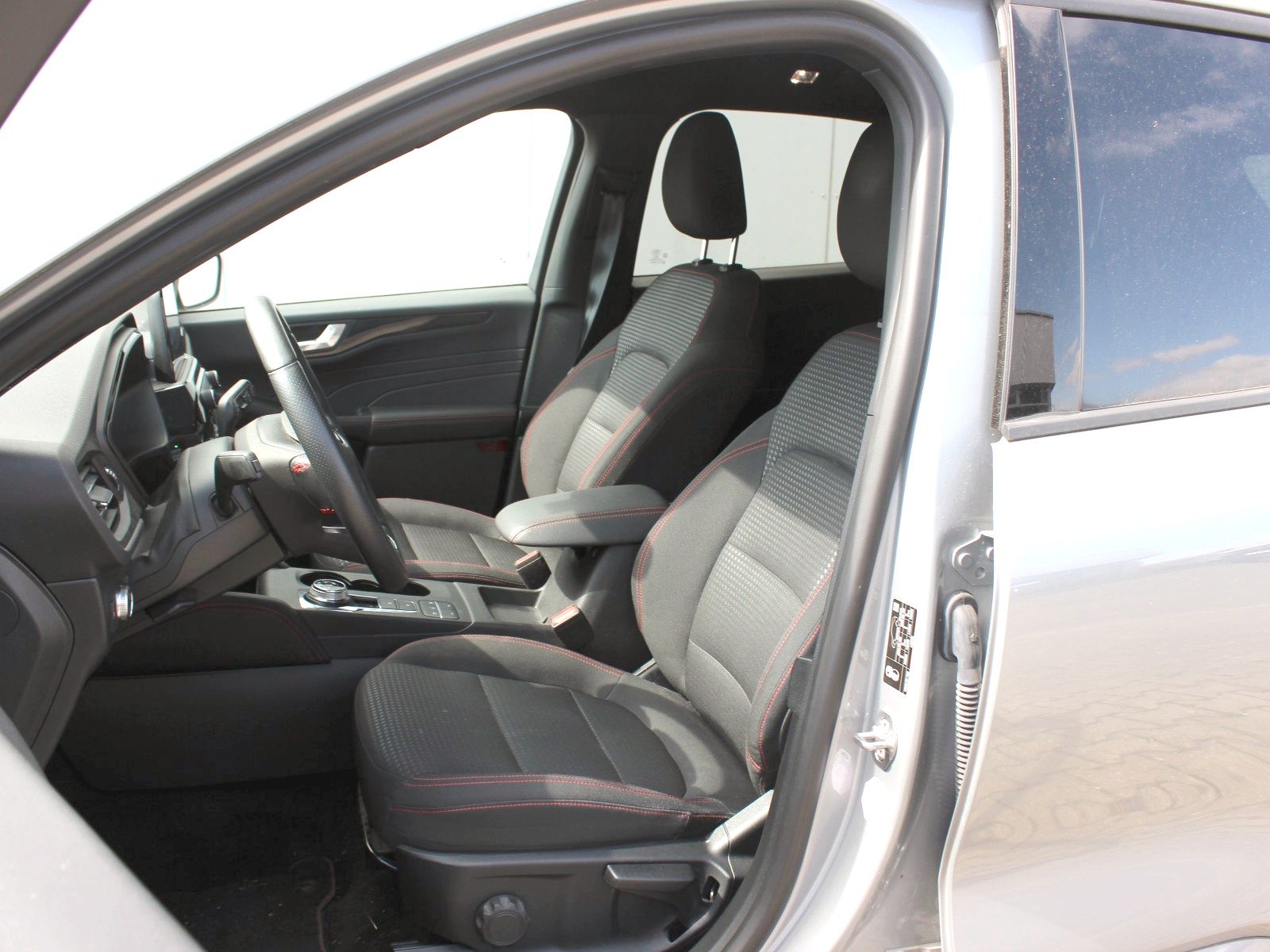 Fahrzeugabbildung Ford Kuga Plug-In Hybrid ST-Line 2,5 Duratec