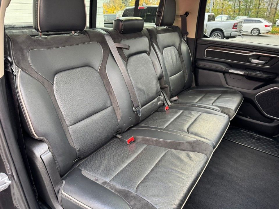 Fahrzeugabbildung Dodge RAM1500 CrewCab Laramie 5.7 HEMI 4x4 Pano